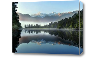 Картина Озеро в туманных горах